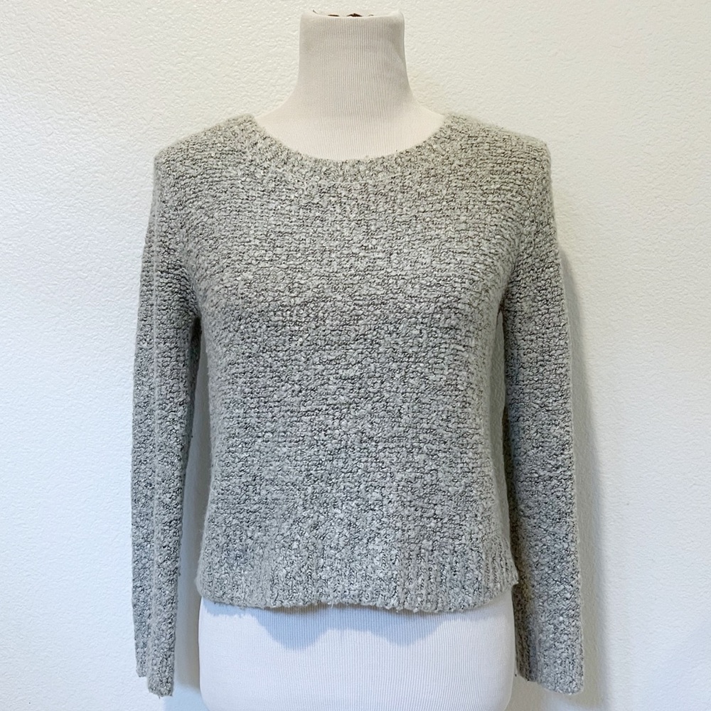 Textured Boucle Knit Cropped Crewneck Sweater | Cool Gray | H&M | Women’s S
